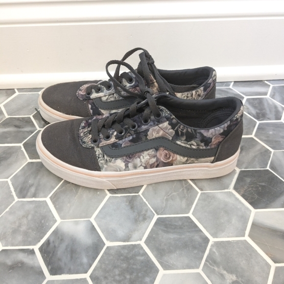 Vans Ward Women's Grey Floral Rose Skate Sneakers Shoes - Picture 3 of 9